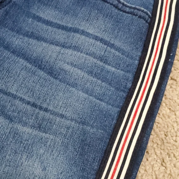 Forever 21 blue jeans - Picture 2 of 4